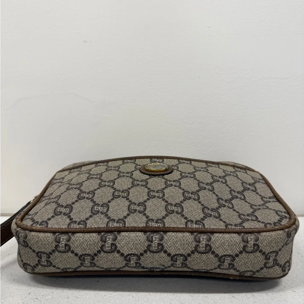 Vintage GUCCI Plus GG Clutch with Wrist Strap - Picture 6 of 14